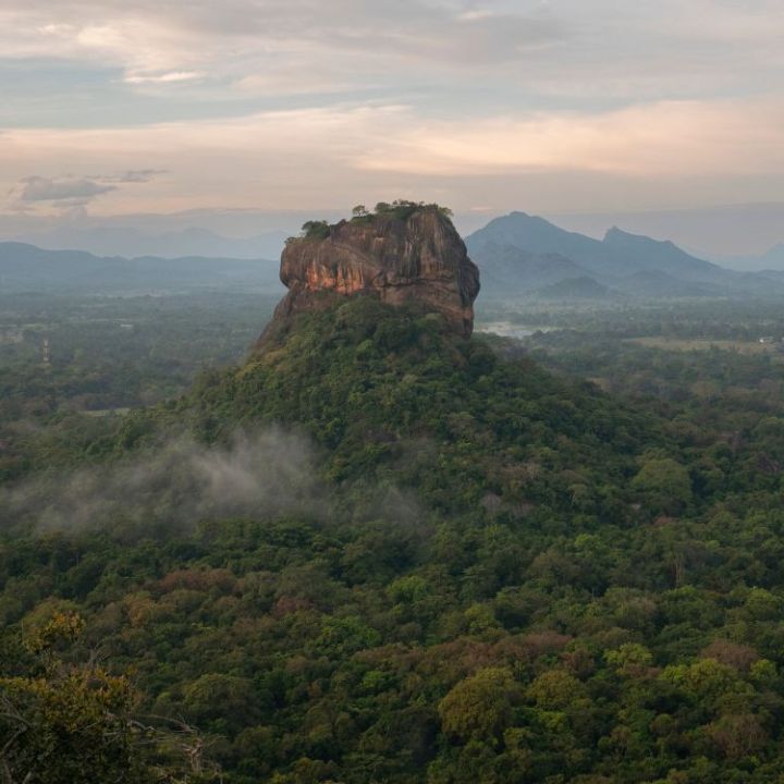 Ver amanecer en la Roca del León