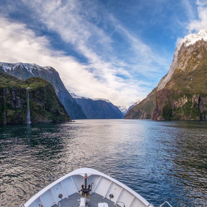 Crucero por los fiordos de Milford Sound