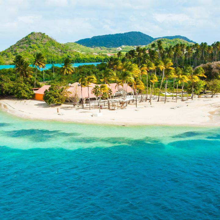 Sobrevuela en helicóptero las playas más exclusivas