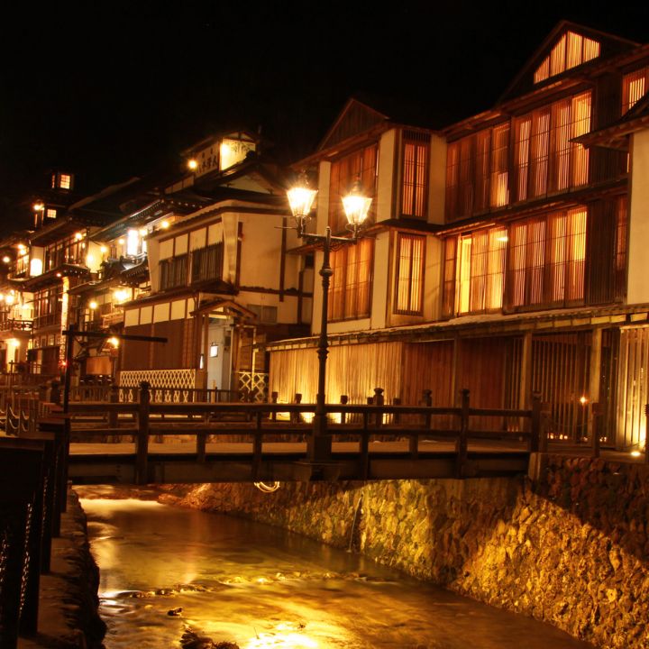 Hospedarse en un ryokan con onsen